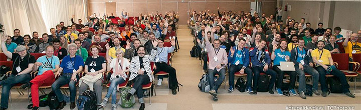 Photo de groupe pour les Drupal Dev Days 2014 à Szeged (Par mr.TeeCee)